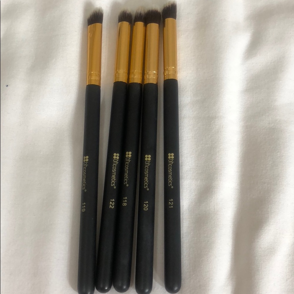Eye brushes